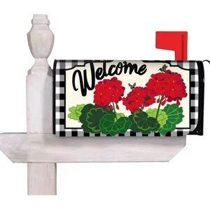 Evergreen Mailbox Cover